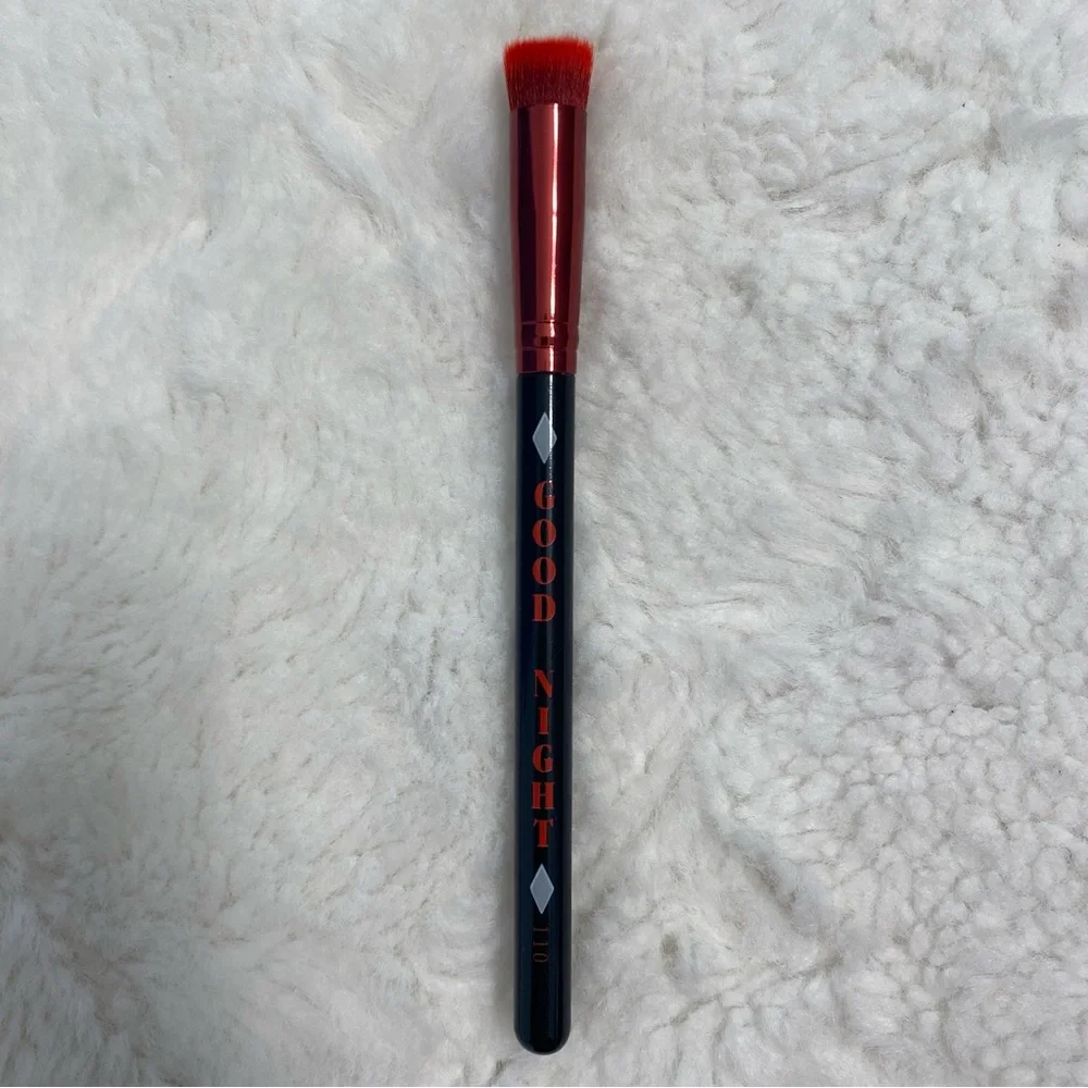 LUXIE Limited Edition Harley Quinn Detail Flat Definer Makeup Brush - Picture 1 of 3